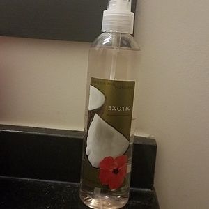 NWOT Bath & Body Works body splash